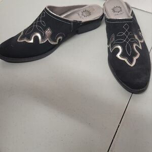 Yellow Box Tush Push Black Suede Cowboy Mules Size 8, Used No Box